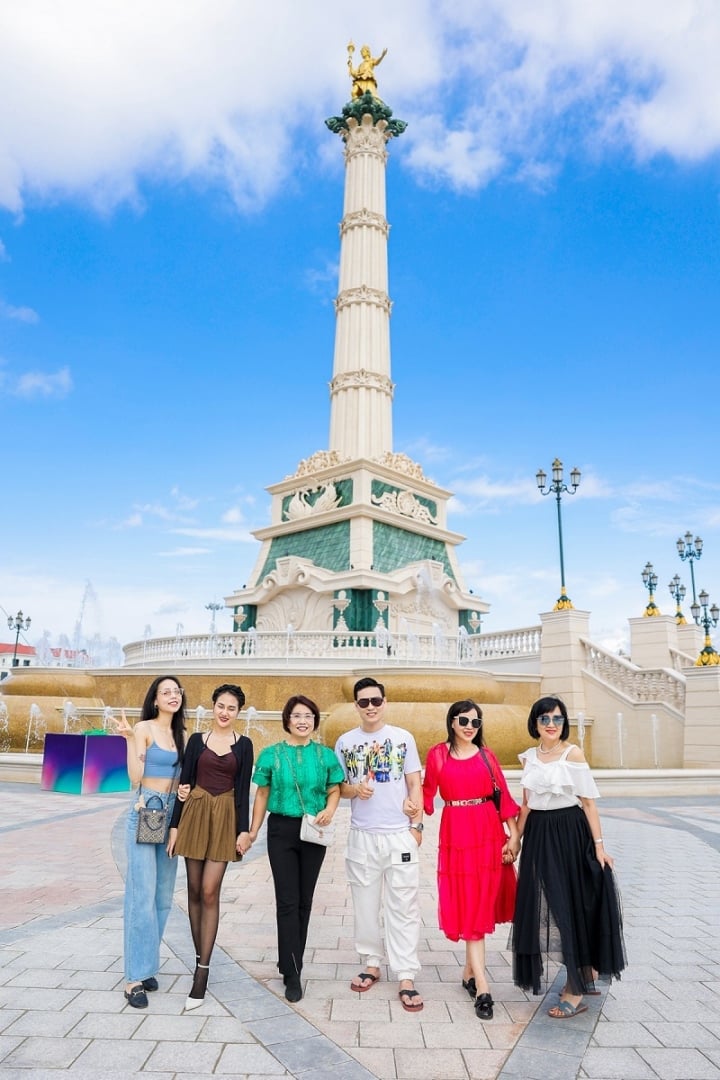 Si&#234;u quần thể đ&#244; thị biển của Vinhomes đ&#243;n gần 4 vạn kh&#225;ch trong 3 ng&#224;y nghỉ lễ - Ảnh 3