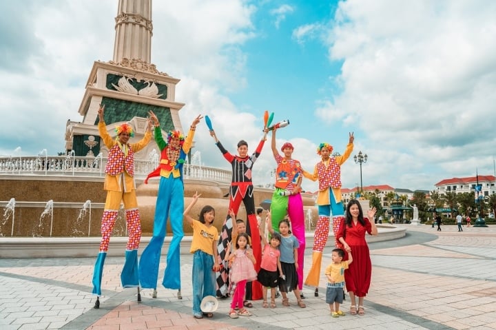 Si&#234;u quần thể đ&#244; thị biển của Vinhomes đ&#243;n gần 4 vạn kh&#225;ch trong 3 ng&#224;y nghỉ lễ - Ảnh 7