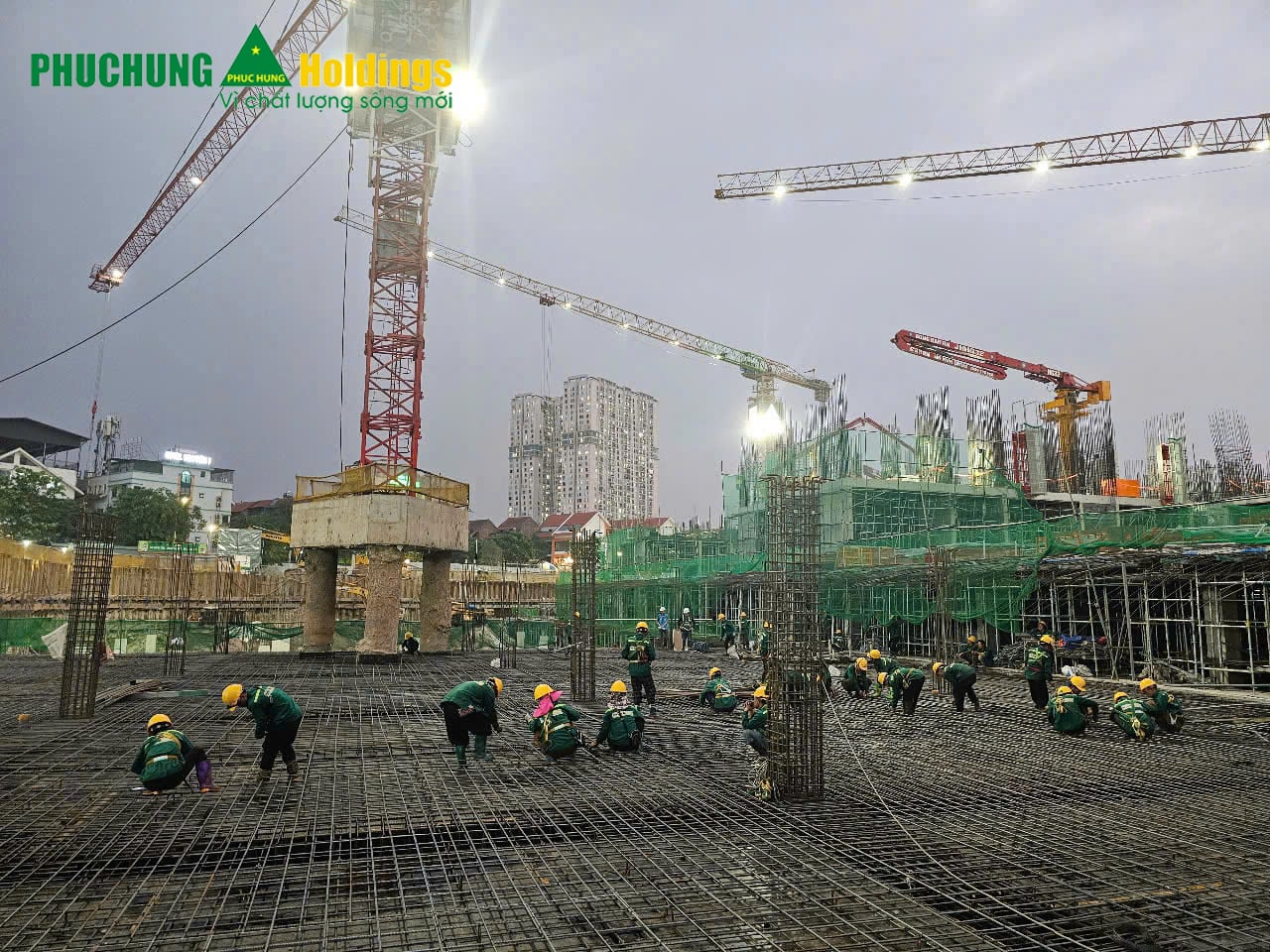 Phục Hưng Holdings được biết đến l&agrave; một trong những nh&agrave; thầu c&oacute; tiếng tr&ecirc;n thương trường.