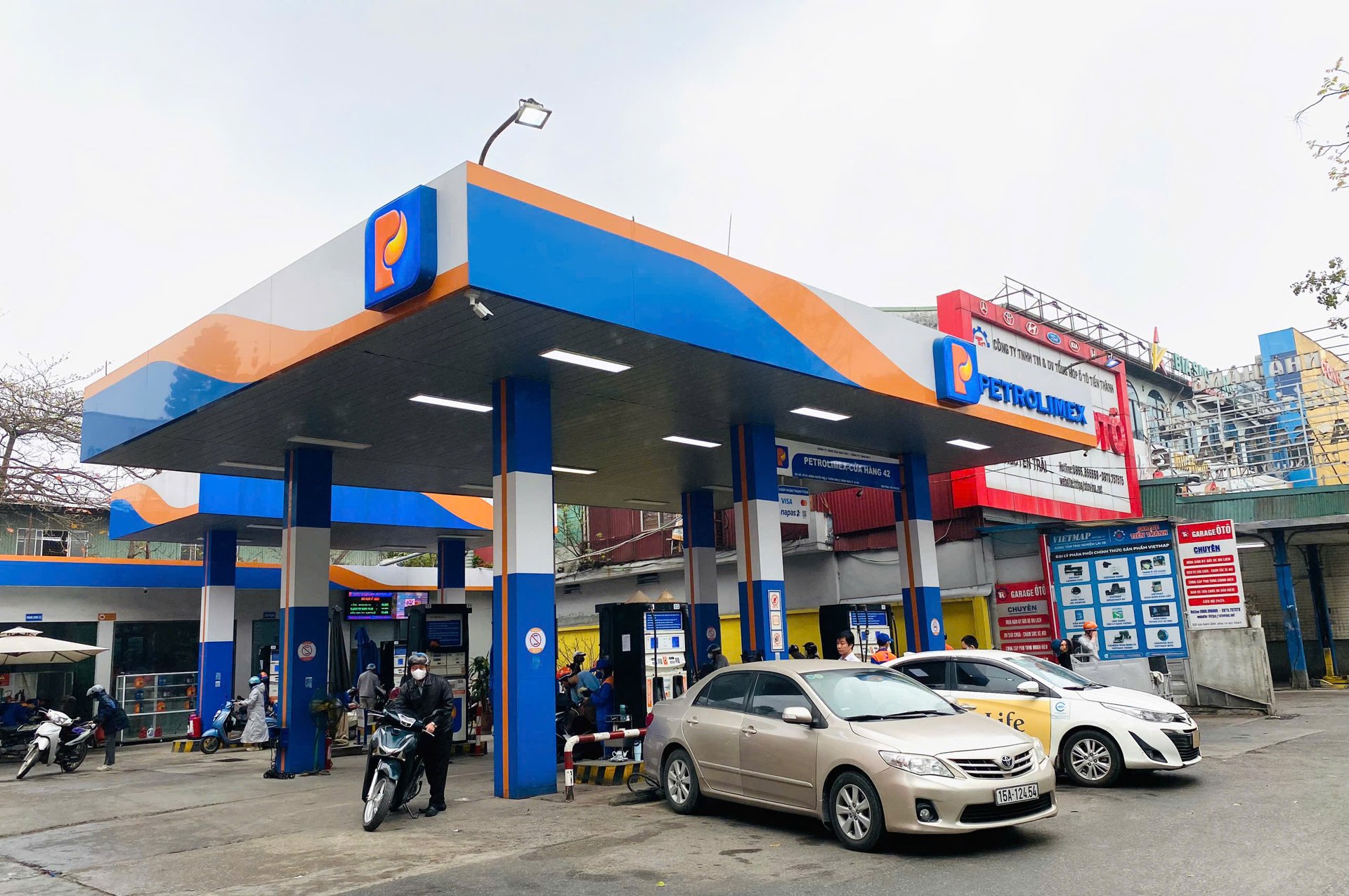 Lợi nhuận trước thuế của "&Ocirc;ng lớn" xăng dầu Petrolimex - C&ocirc;ng ty mẹ giảm đến 99% trong qu&yacute; I/2025