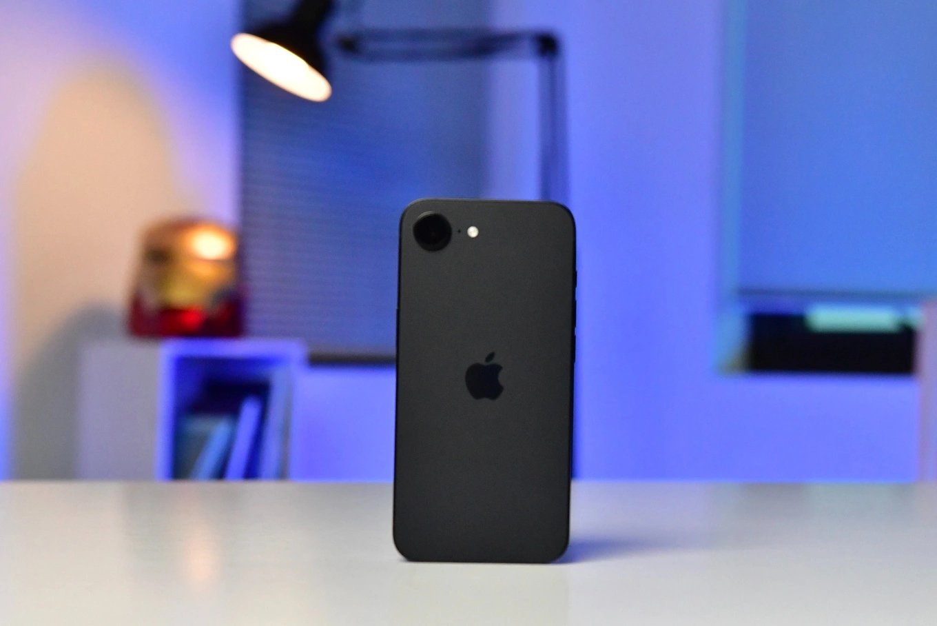 Người d&ugrave;ng Việt kh&ocirc;ng qu&aacute; quan t&acirc;m đến d&ograve;ng iPhone 16e.