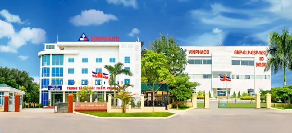 Vinphaco, th&agrave;nh lập năm 2004, c&oacute; trụ sở tại Vĩnh Y&ecirc;n (nay thuộc phường Vĩnh Ph&uacute;c, tỉnh Ph&uacute; Thọ), hoạt động hơn 20 năm trong lĩnh vực dược phẩm v&agrave; vật tư y tế, vừa bị hủy tư c&aacute;ch c&ocirc;ng ty đại ch&uacute;ng.