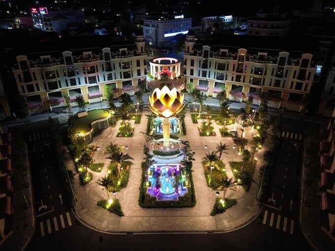 Nếu Phước Thọ lấy cảm hứng từ đất v&agrave; lửa, th&igrave; dự &aacute;n tại Long Xuy&ecirc;n lại l&agrave; b&agrave;i ca của n&uacute;i v&agrave; nước.