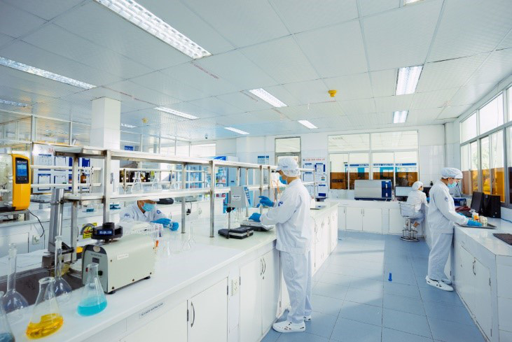 C&aacute;c nh&agrave; m&aacute;y Vinamilk hiện sở hữu nhiều giấy chứng nhận ti&ecirc;u chuẩn quốc tế nghi&ecirc;m ngặt để đảm bảo chất lượng sản phẩm &nbsp;