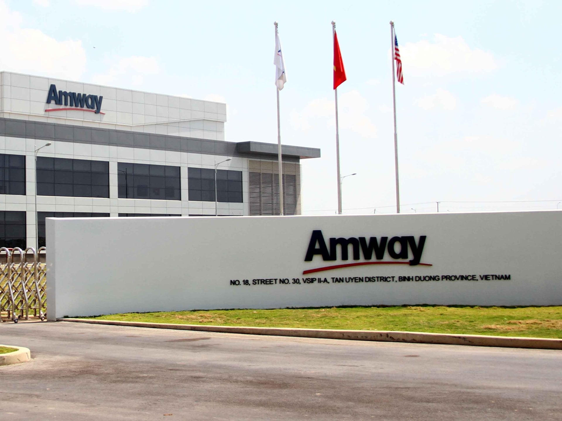 Nh&agrave; m&aacute;y thứ hai của Amway Việt Nam tại tỉnh B&igrave;nh Dương.