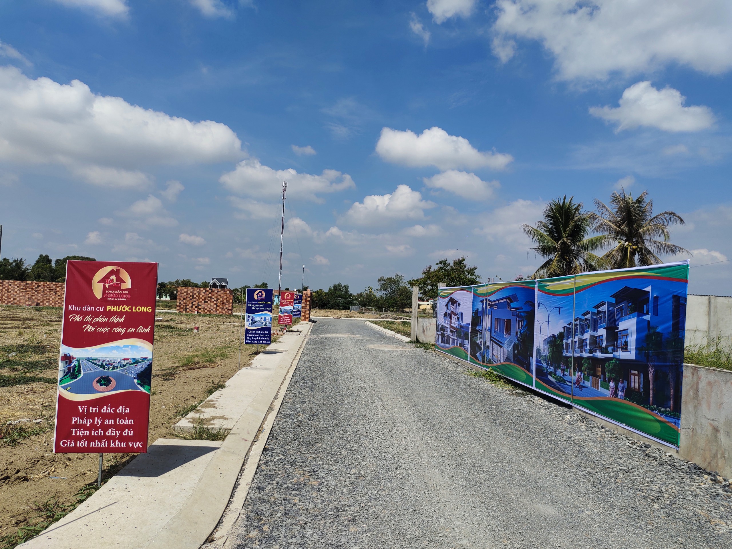 C&ocirc;ng ty Nam S&agrave;i G&ograve;n cho x&acirc;y dựng cơ sở hạ tầng, quảng c&aacute;o, rao b&aacute;n khu đất tr&ecirc;n từ nhiều th&aacute;ng qua nhưng UBND x&atilde; kh&ocirc;ng hề xử l&yacute;.