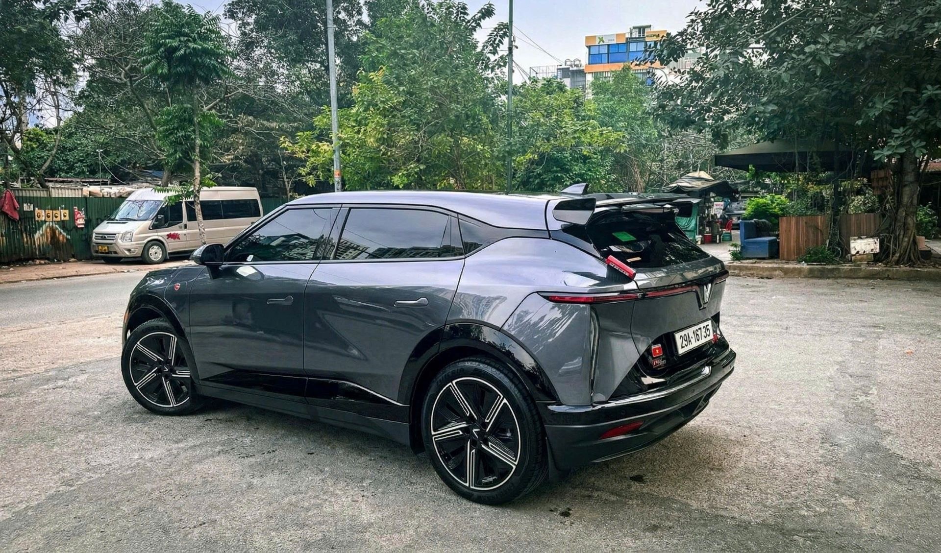 Sau gần 20 năm đi xe xăng, chủ xe chọn VinFast VF 7 vì “giá trị nhận được vượt xa mong đợi” - Ảnh 2