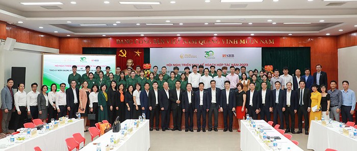 Doanh nh&#226;n Đỗ Quang Hiển nhận kỷ niệm chương v&#236; sự nghiệp ph&#225;t triển ĐHQGHN - Ảnh 4