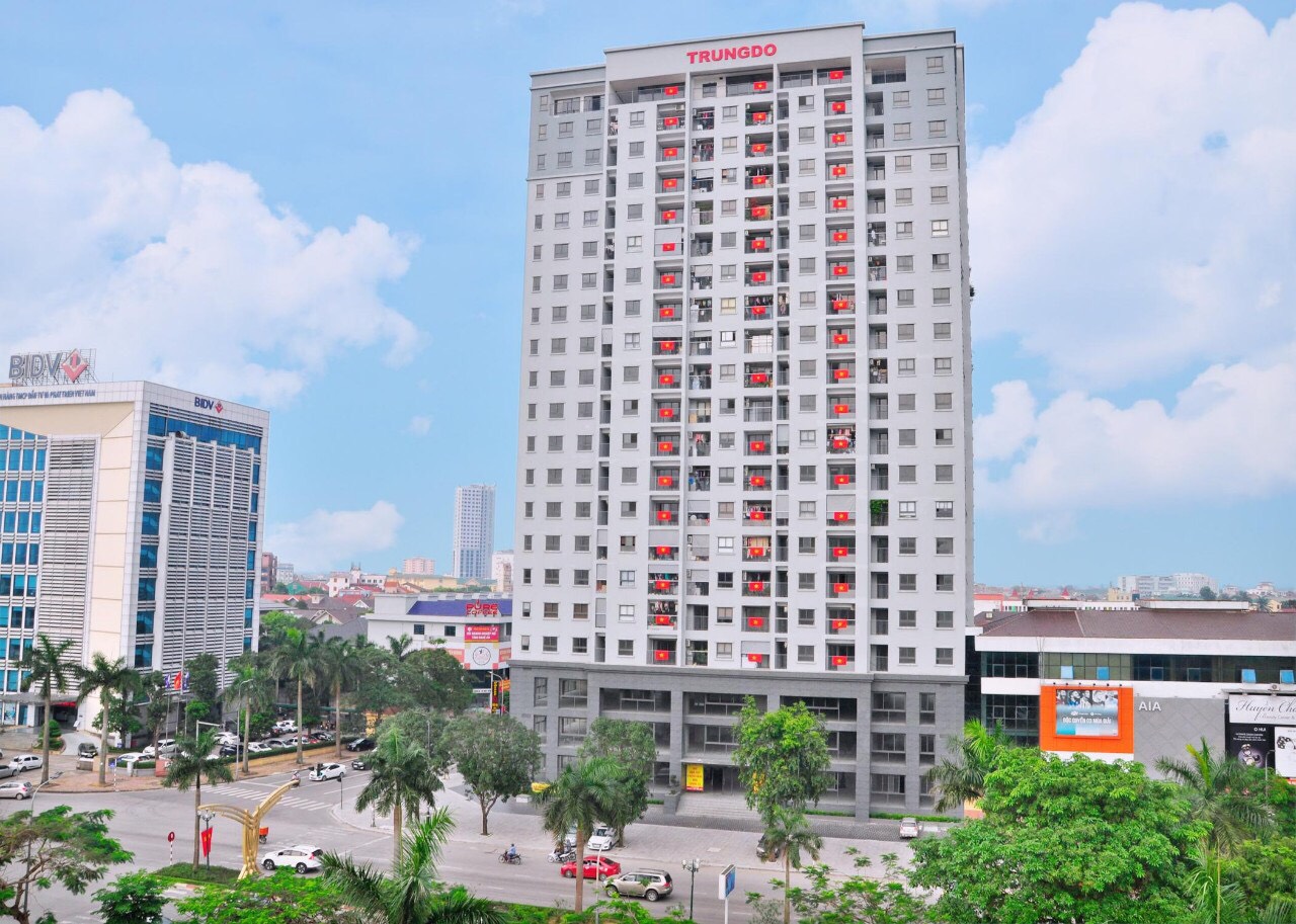 L&atilde;nh đạo Trung Đ&ocirc; &ldquo;xuống tiền&rdquo; mua 2,8 triệu cổ phiếu ph&aacute;t h&agrave;nh th&ecirc;m.