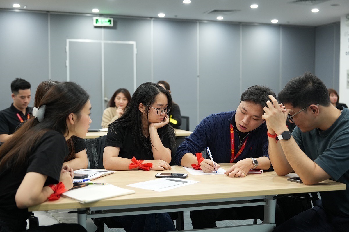 Một kh&oacute;a đ&agrave;o tạo cho CBNV tại ROX Group