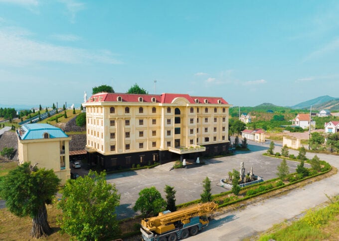 Cổ phiếu AAH giảm sàn sau 7 phiên tăng trần - Ảnh 1