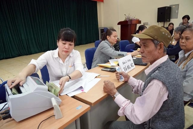 Tăng 8% lương hưu v&agrave; trợ cấp từ ng&agrave;y 01/7/2026. (Ảnh minh họa)