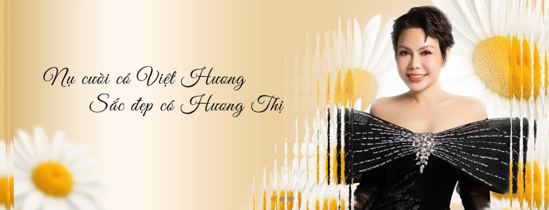 Trong hoạt động truyền th&ocirc;ng v&agrave; kinh doanh, nghệ sĩ Việt Hương được biết đến l&agrave; gương mặt đại diện gắn liền với thương hiệu mỹ phẩm Hương Thị. (Ảnh: Hương Thị Cosmetics)