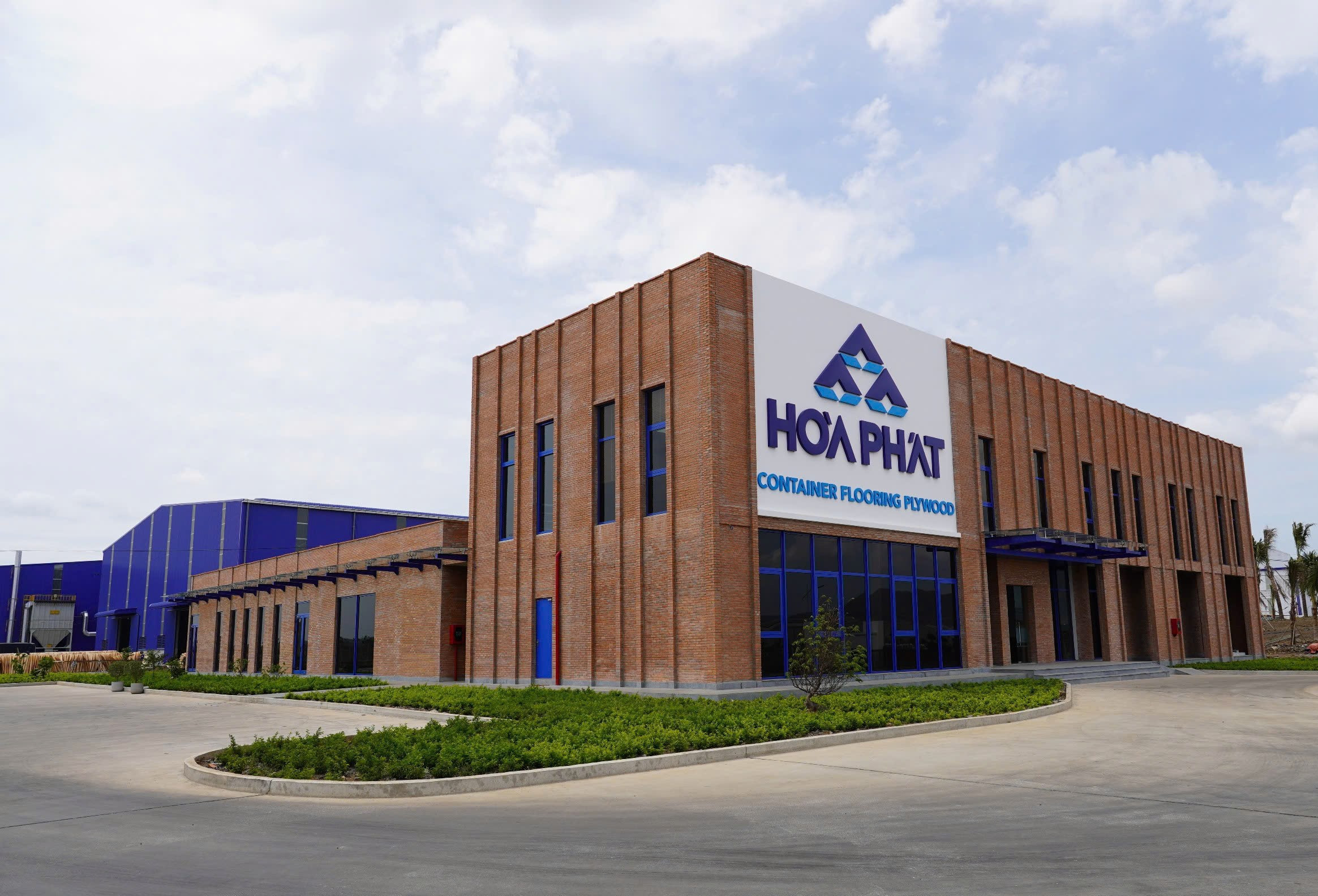 H&ograve;a Ph&aacute;t đầu tư sản xuất v&aacute;n s&agrave;n cao cấp, mở rộng dải sản phẩm &nbsp;