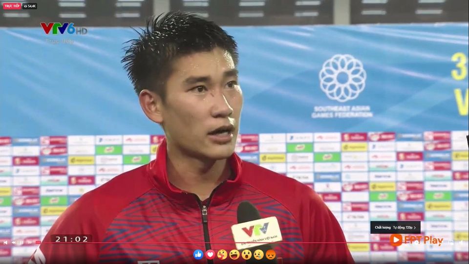 Ph&aacute;t biểu sau khi kết th&uacute;c trận đấu, Mạnh Dũng cho biết, b&agrave;n thắng h&ocirc;m nay l&agrave; d&agrave;nh cho người h&acirc;m mộ v&agrave; to&agrave;n bộ người d&acirc;n Việt Nam đ&atilde; lu&ocirc;n s&aacute;t c&aacute;nh c&ugrave;ng đội tuyển trong suốt m&ugrave;a giải.&nbsp;