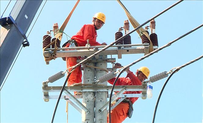 EVN chốt gi&#225; điện tạm bằng 50% khung gi&#225; ph&#225;t điện quy định với 24 dự &#225;n điện t&#225;i tạo - Ảnh 1