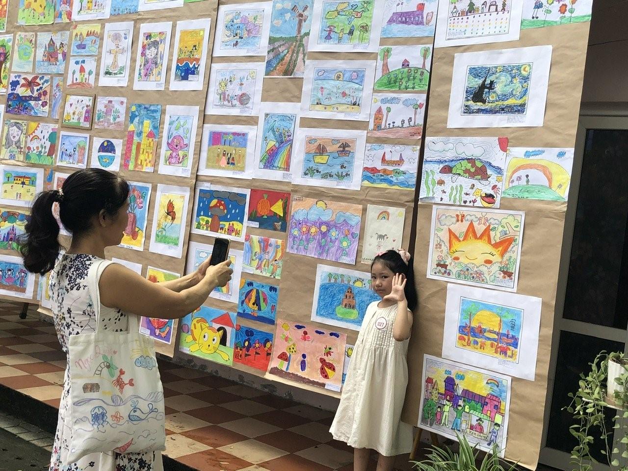 Trao giải cuộc thi vẽ tranh “sắc m&#224;u tuổi thơ” lần thứ nhất - Ảnh 4