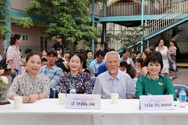 Th&agrave;nh vi&ecirc;n Ban Gi&aacute;m khảo v&agrave; Ban Tổ chức cuộc thi.