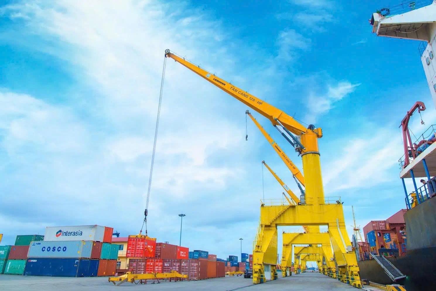 T&acirc;n Cảng 128 Hải Ph&ograve;ng - c&ocirc;ng ty li&ecirc;n kết của T&acirc;n Cảng Logistics. Ảnh: TCT T&acirc;n Cảng S&agrave;i G&ograve;n