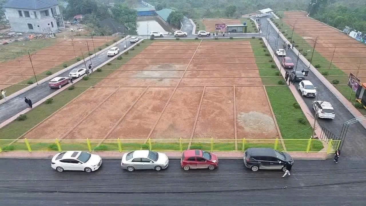 Theo chuy&ecirc;n gia, thị trường đang trải qua qu&aacute; tr&igrave;nh &ldquo;thanh lọc l&agrave;nh mạnh&rdquo;, những sản phẩm thiếu hạ tầng, tiện &iacute;ch, đặc biệt l&agrave; đất nền v&ugrave;ng ven tiếp tục trầm lắng