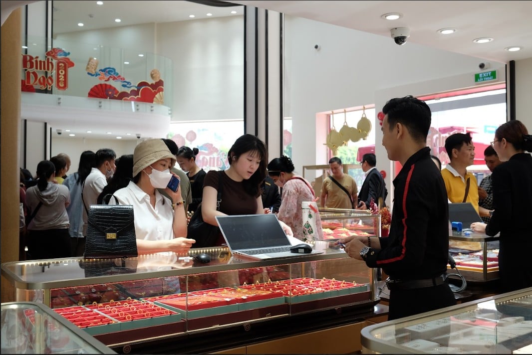 Giá vàng hôm nay 27/5: Vàng miếng SJC giảm nhẹ - Ảnh 1