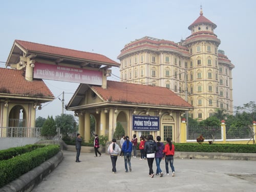 Đại học H&agrave; Hoa Ti&ecirc;n li&ecirc;n tục trong danh s&aacute;ch đứng đầu nợ thuế tại Cục Thuế H&agrave; Nam.