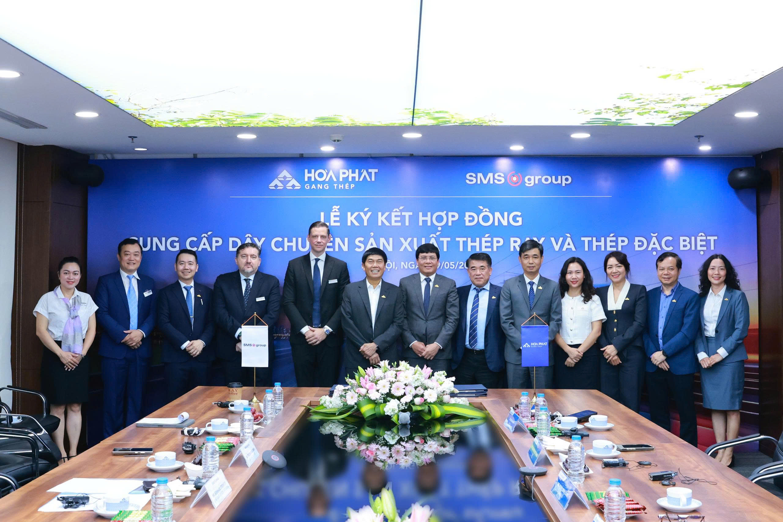 Với d&acirc;y chuyền n&agrave;y, Tập đo&agrave;n H&ograve;a Ph&aacute;t sẽ trở th&agrave;nh doanh nghiệp đầu ti&ecirc;n ở Đ&ocirc;ng Nam &Aacute; sản xuất được th&eacute;p ray đường sắt tốc độ cao v&agrave; nhiều loại th&eacute;p đặc biệt kh&aacute;c với chất lượng chuẩn quốc tế &nbsp;