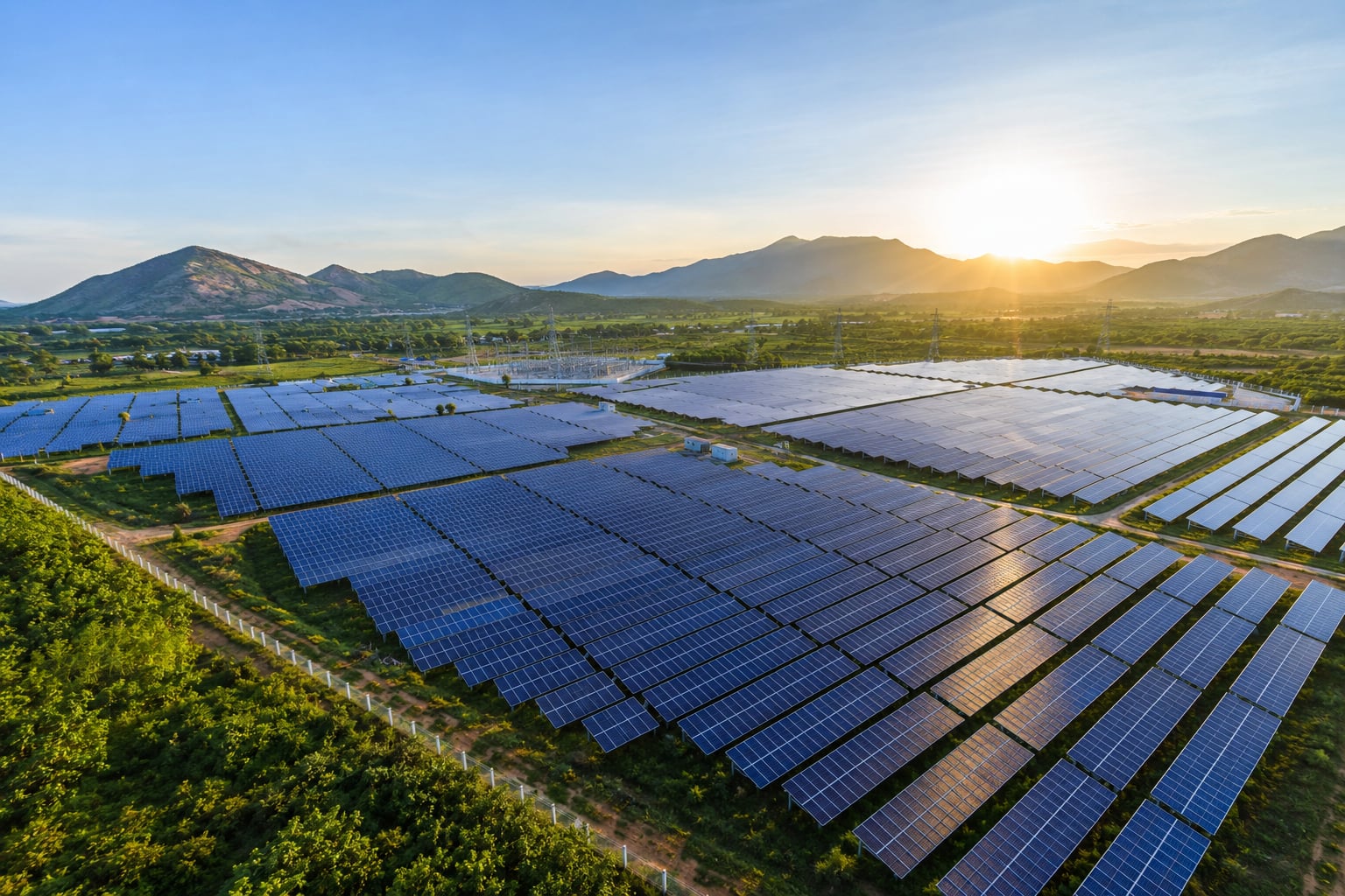 CTCP Đầu tư năng lượng Vĩnh Hưng đề xuất triển khai hai dự &aacute;n điện mặt trời tổng c&ocirc;ng suất 200MW tại Quảng Trị với tổng vốn đầu tư gần 2.500 tỷ đồng. Ảnh minh họa.