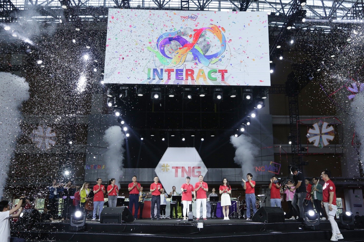 Ng&agrave;y hội Truyền thống 2022 của TNG Holdings Vietnam với chủ đề Interact với &yacute; nghĩa đề cao tinh thần tương t&aacute;c được Ban l&atilde;nh đạo ch&iacute;nh thức khai mạc