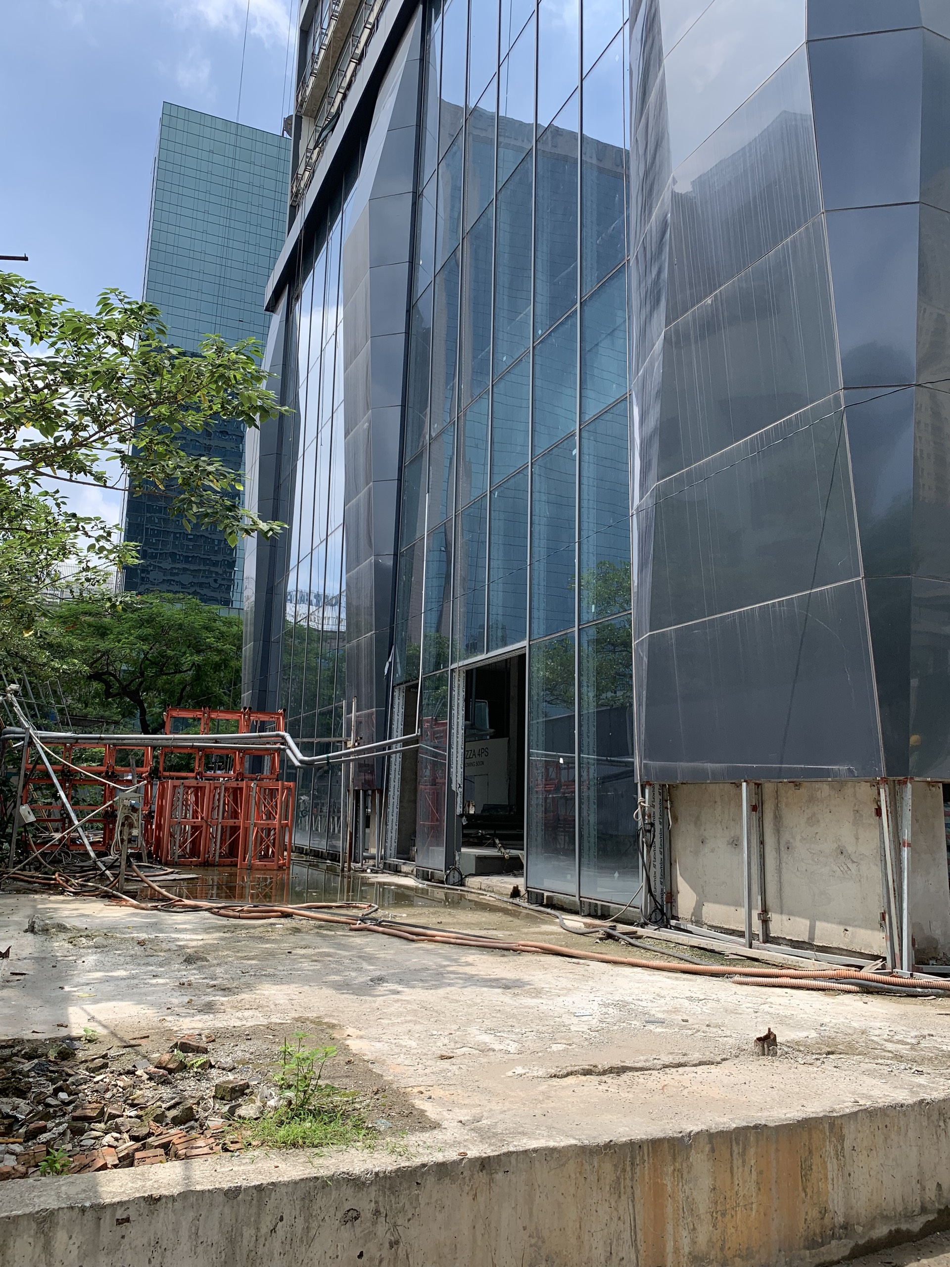 Cận cảnh Summit Building: Chậm b&#224;n giao gần 3 năm vẫn rao b&#225;n rầm rộ - Ảnh 1