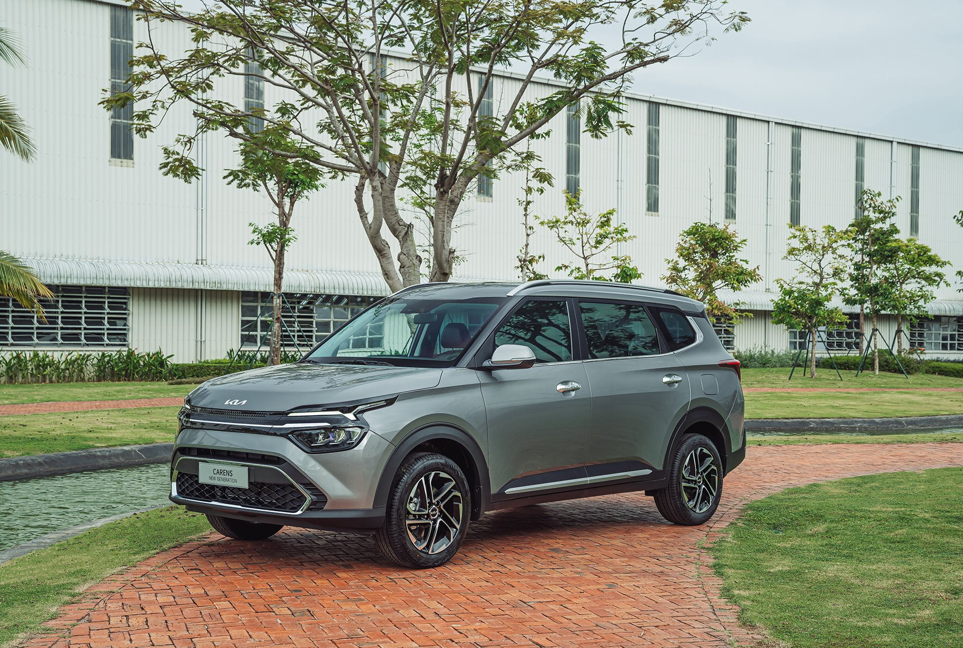 Th&#234;m Kia Carens mở b&#225;n với gi&#225; 619-859 triệu, ph&#226;n kh&#250;c n&#224;y bỗng trở n&#234;n s&#244;i động nhất tại thị trường Việt Nam - Ảnh 2