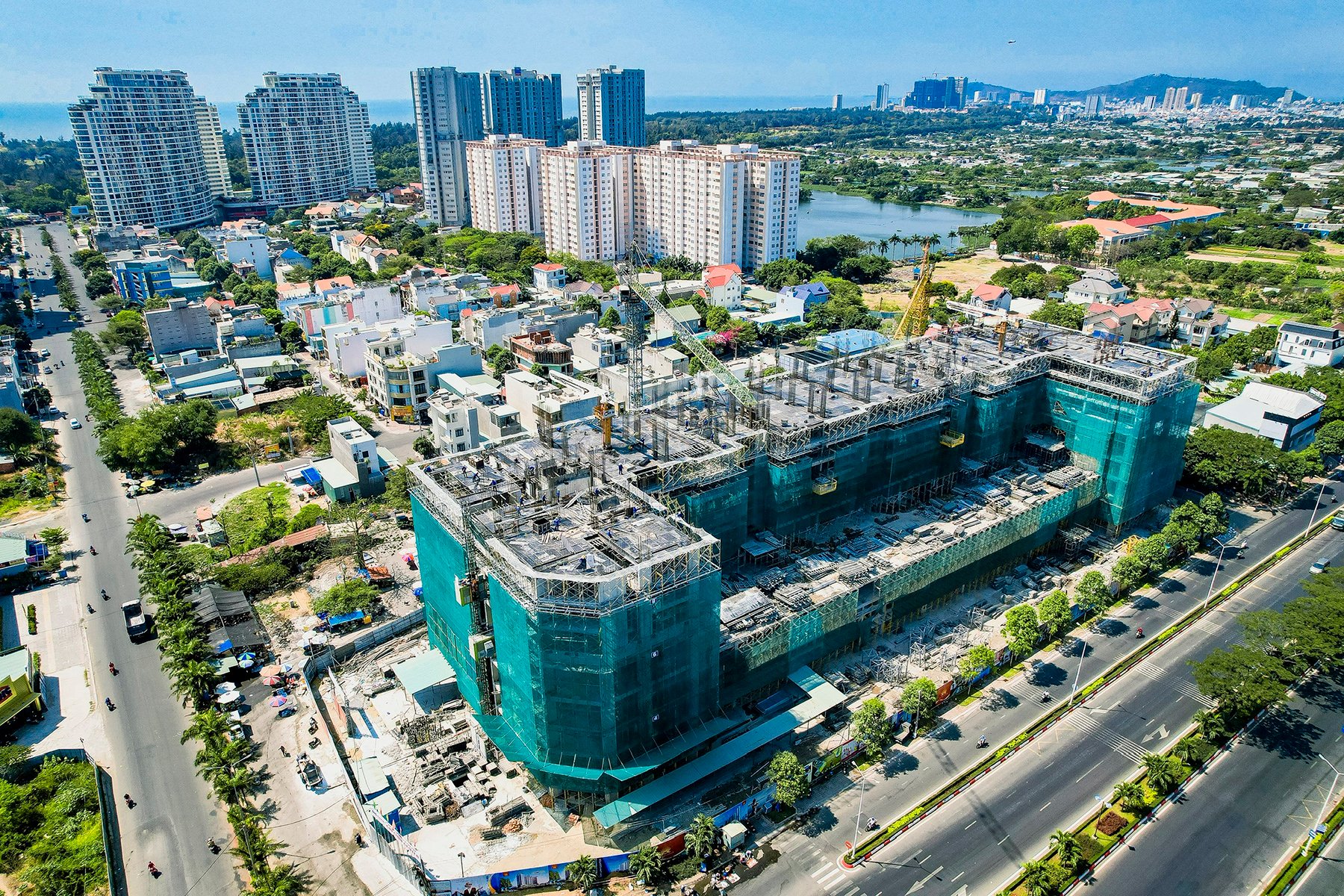 Quy định mới khiến DN địa ốc ‘oằn m&#236;nh’ g&#225;nh th&#234;m tiền sử dụng đất - Ảnh 1