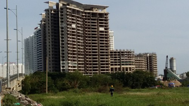 Nhiều dự &aacute;n treo g&acirc;y l&atilde;ng ph&iacute; đất đai