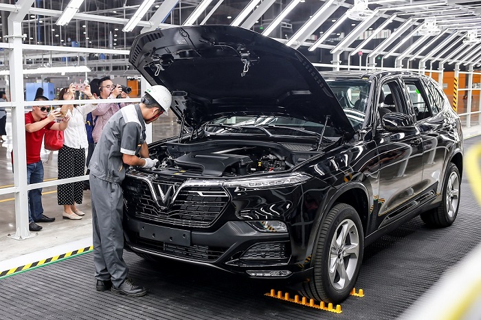 Ch&iacute;nh phủ chỉ đạo giảm 50% lệ ph&iacute; trước bạ &ocirc; t&ocirc; trong nước từ 1/7.