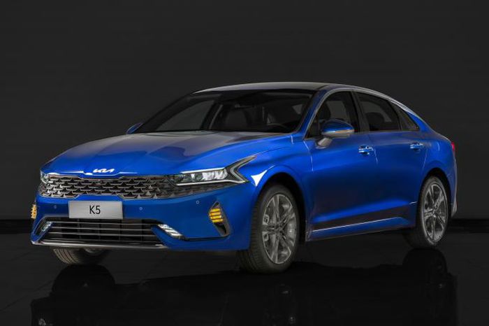 Thaco tung c&#249;ng l&#250;c 3 phi&#234;n bản kh&#225;c nhau của Kia K5 với gi&#225; từ 869 triệu đồng - Ảnh 3