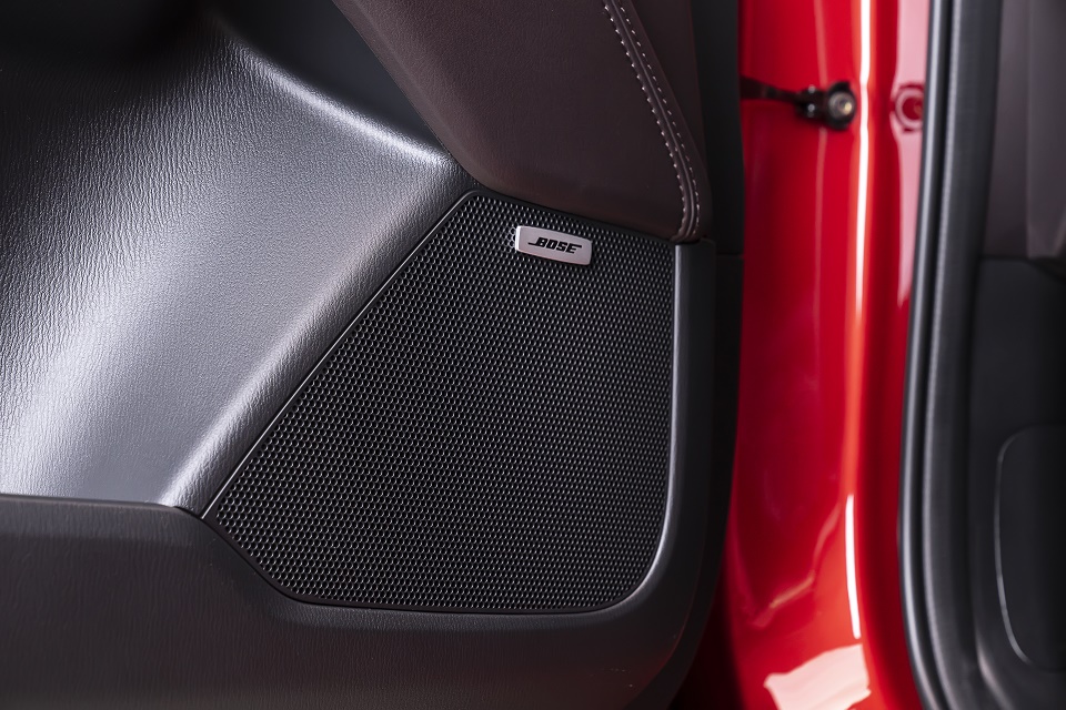 Hệ thống &acirc;m thanh v&ograve;m 10 loa Bose cao cấp.