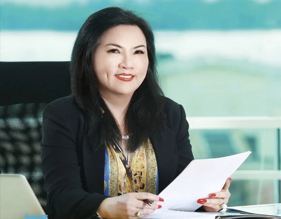 &nbsp;B&agrave; Ng&ocirc; Thu Thu&yacute; - nữ đại gia k&iacute;n tiếng trong nh&oacute;m cổ đ&ocirc;ng &Acirc;u Lạc