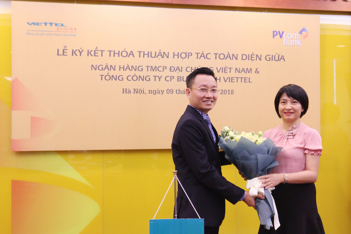 Lễ k&yacute; kết thỏa thuận hợp t&aacute;c to&agrave;n diện giữa PVcomBank v&agrave; Viettel Post. &nbsp;