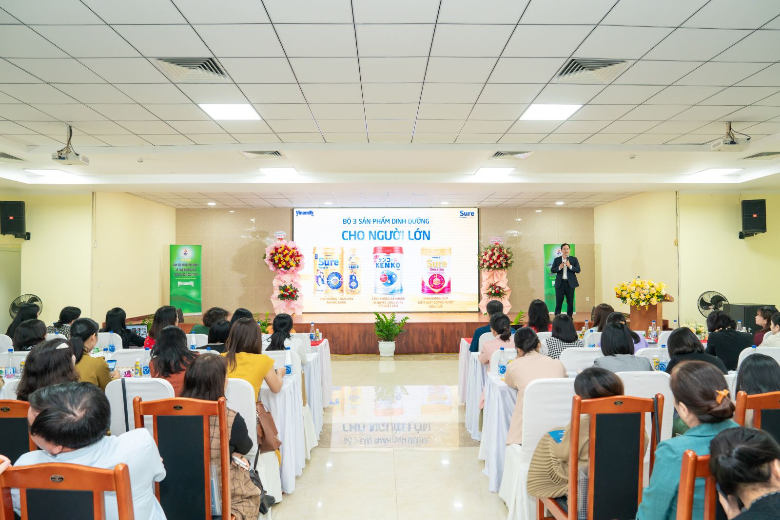 Vinamilk c&#249;ng đội ngũ điều dưỡng n&#226;ng cao hiệu quả chăm s&#243;c sức khỏe cộng đồng - Ảnh 1