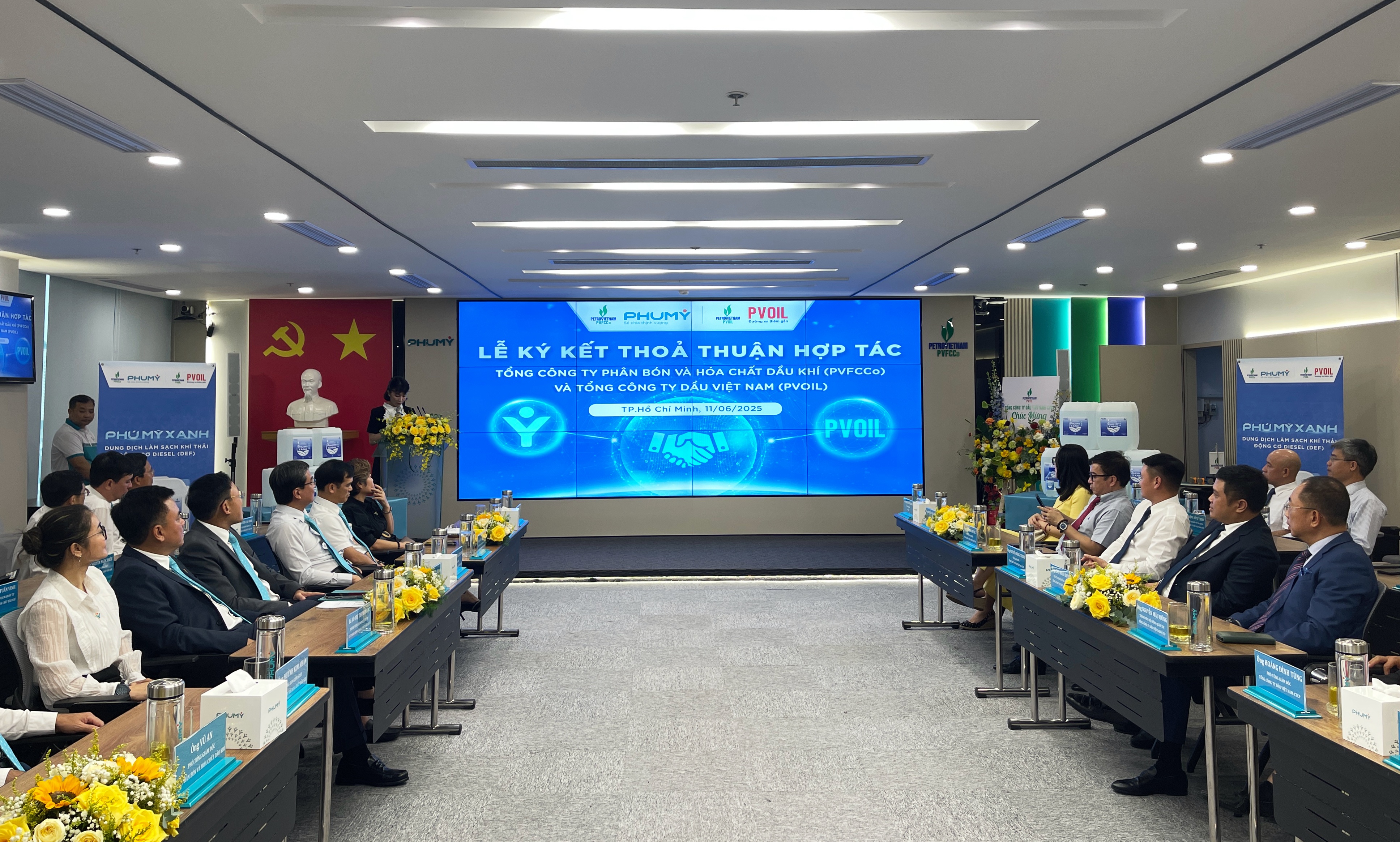 PVFCCo - Ph&#250; Mỹ v&#224; PVOIL k&#253; kết thỏa thuận hợp t&#225;c trong lĩnh vực dịch vụ, thương mại v&#224; h&#243;a chất - Ảnh 1