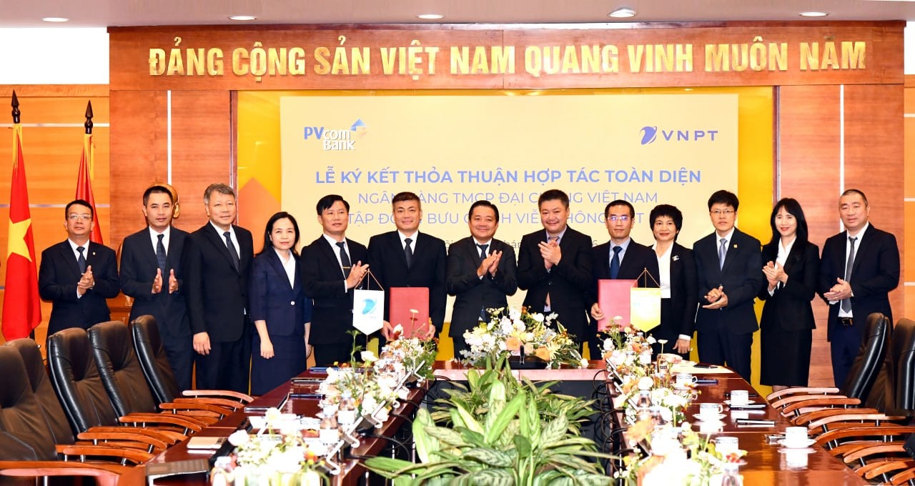 PVcomBank v&agrave; VNPT hợp t&aacute;c chiến lược, kết nối sức mạnh t&agrave;i ch&iacute;nh v&agrave; c&ocirc;ng nghệ số.