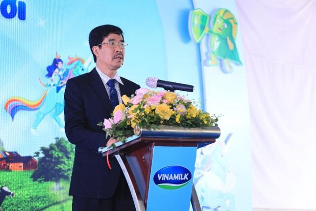 &Ocirc;ng Nguyễn Quốc Kh&aacute;nh &ndash; Gi&aacute;m đốc Điều h&agrave;nh Nghi&ecirc;n cứu &amp; Ph&aacute;t triển của Vinamilk chia sẻ sự vinh dự khi được đồng h&agrave;nh c&ugrave;ng Hiệp Hội Sữa đem đến cho phụ huynh v&agrave; c&aacute;c em nhỏ một sự kiện với nhiều hoạt động &yacute; nghĩa nh&acirc;n Ng&agrave;y sữa Thế giới, cũng l&agrave; &ldquo;Tết thiếu nhi&rdquo;. &nbsp;