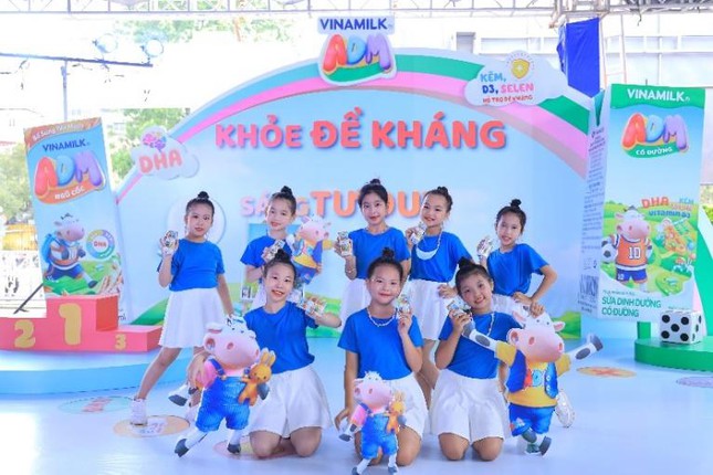 C&aacute;c s&acirc;n chơi được trang tr&iacute; với m&agrave;u sắc bắt mắt, h&igrave;nh ảnh vui nhộn đ&atilde; thu h&uacute;t được rất nhiều c&aacute;c em nhỏ tham quan v&agrave; chụp h&igrave;nh &nbsp;