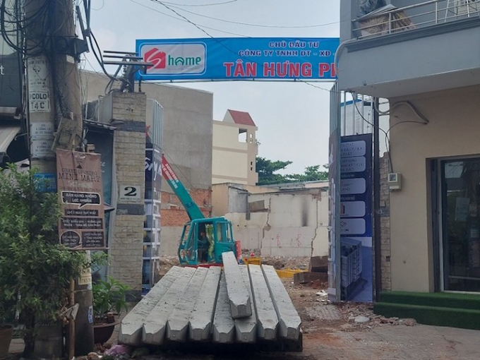 V&igrave; lợi &iacute;ch kinh tế, c&aacute;c chủ đầu tư nh&agrave; xin ph&eacute;p x&acirc;y dựng nh&agrave; ở ri&ecirc;ng lẻ nhưng rao b&aacute;n th&agrave;nh chung cư mini.