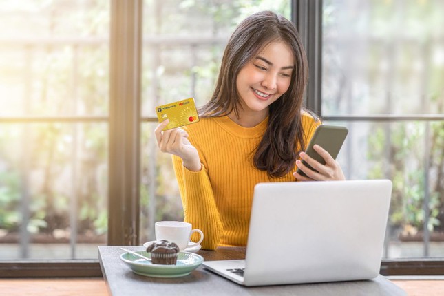 HDBank v&#224; Petrolimex ph&#225;t h&#224;nh si&#234;u thẻ đồng thương hiệu 4 trong 1 - Ảnh 2