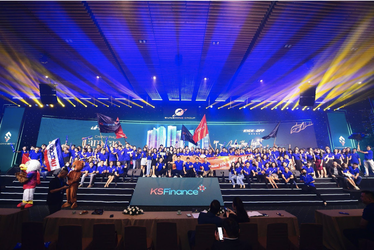 Kh&ocirc;ng kh&iacute; b&ugrave;ng nổ khi c&aacute;c chiến binh sales quyết t&acirc;m &ldquo;chinh phục tầm cao thượng đỉnh&rdquo;&nbsp;