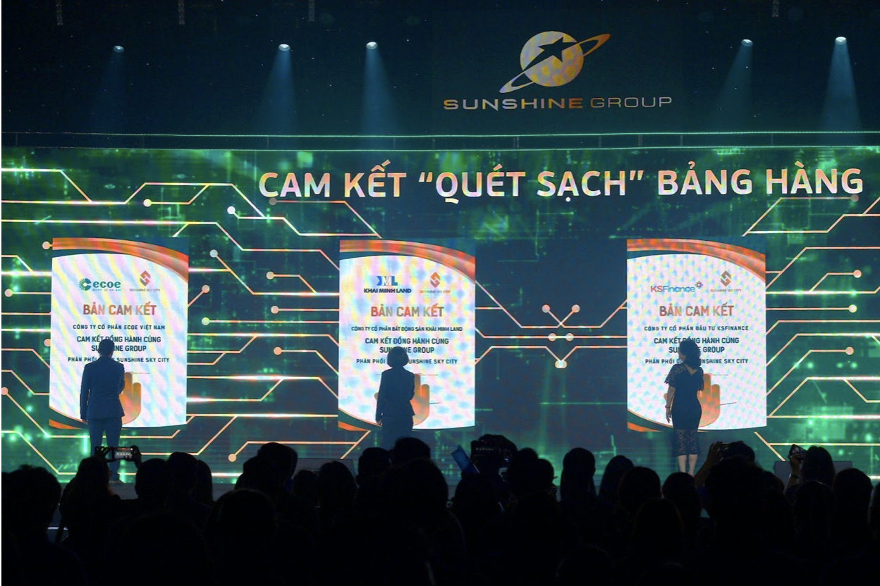 Sunshine Group đưa tới trải nghiệm k&yacute; kết theo h&igrave;nh thương thương t&aacute;c LED với c&ocirc;ng nghệ Face ID lần đầu ti&ecirc;n xuất hiện tr&ecirc;n thị trường.