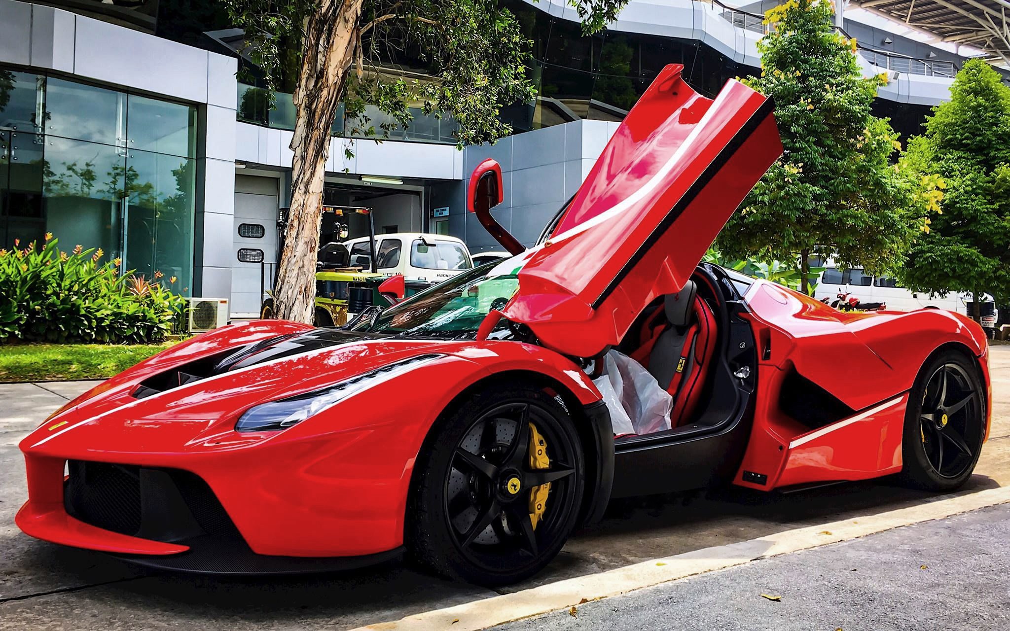 Mẫu xe hybrid Ferrari F150 c&oacute; gi&aacute; khoảng 1,4 triệu USD