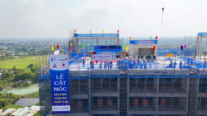 Th&aacute;p T1B thuộc dự &aacute;n Destino Centro cất n&oacute;c hồi th&aacute;ng 12/2025