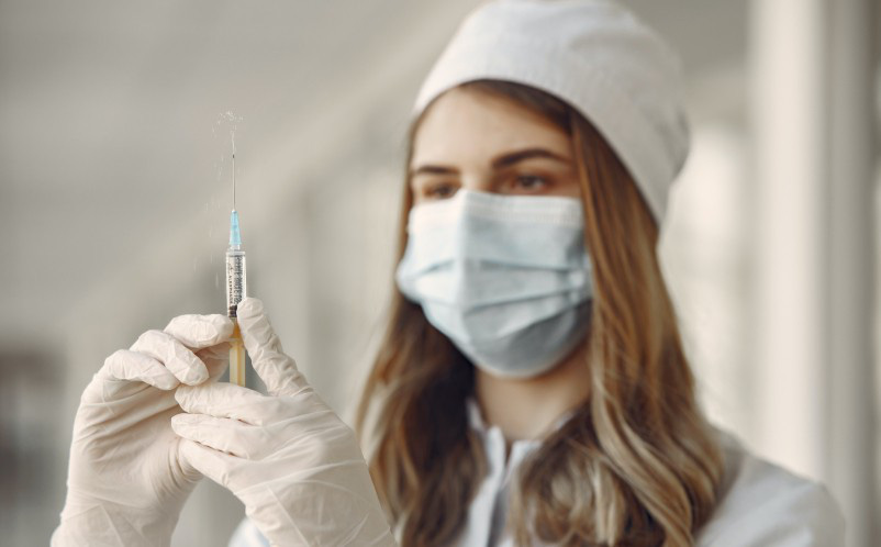 390 người khu nhà giàu ở Mumbai Ấn Độ bị lừa tiêm vắc xin Covid-19 giả - Ảnh 1